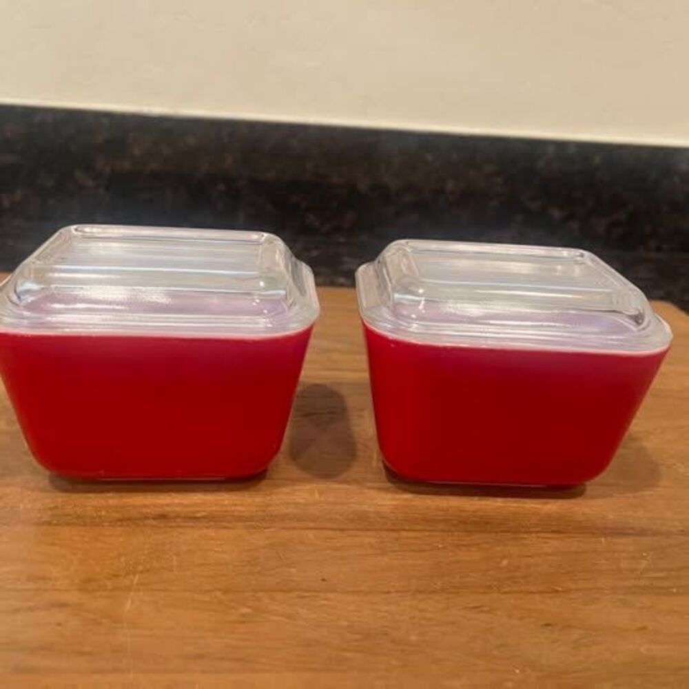 Vintage Pyrex 501 Red Refrigerator Dishes with Lids - Set of 2